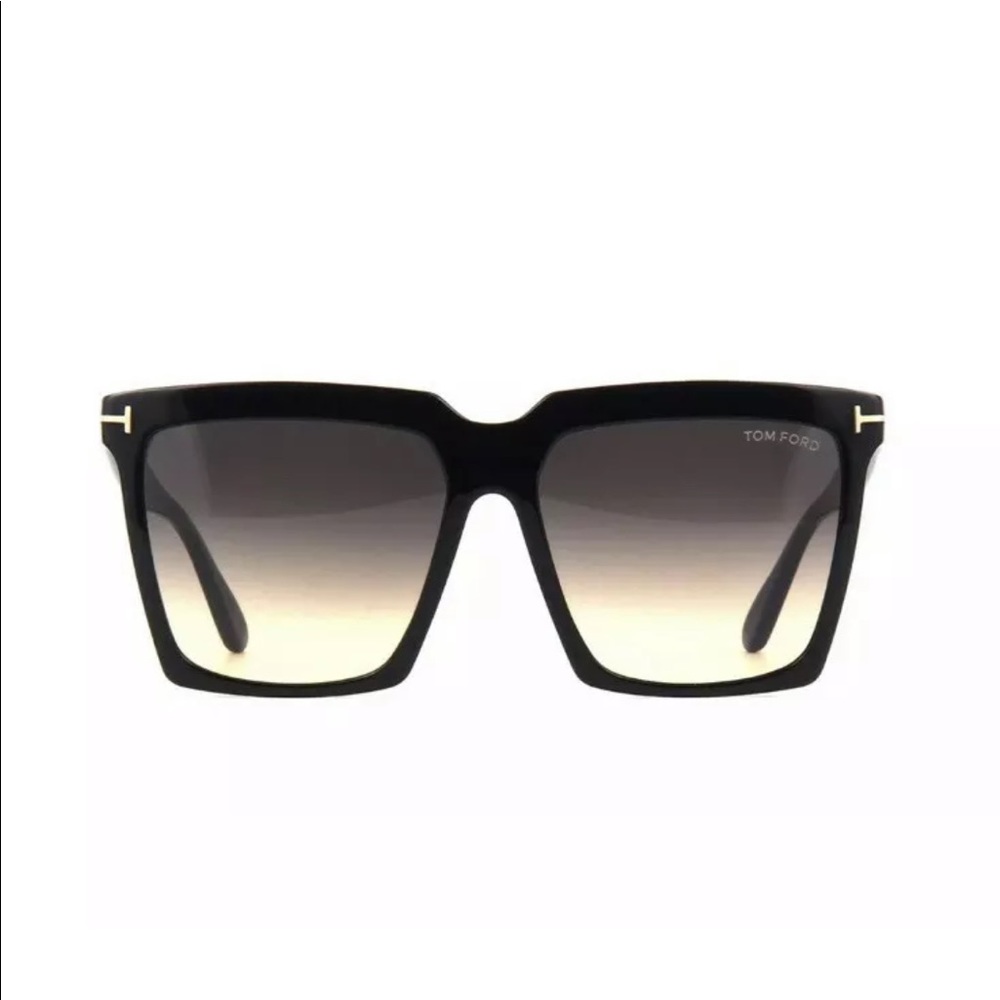 Tom Ford Sabrina FT0764 01B Black Smoke Sunglasses - Picture 4 of 11